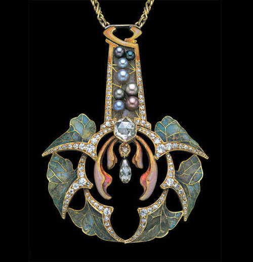 Philippe Wolfers (April 16, 1858 - December 13, 1929) was a Belgian silversmith and jeweller. His fa
