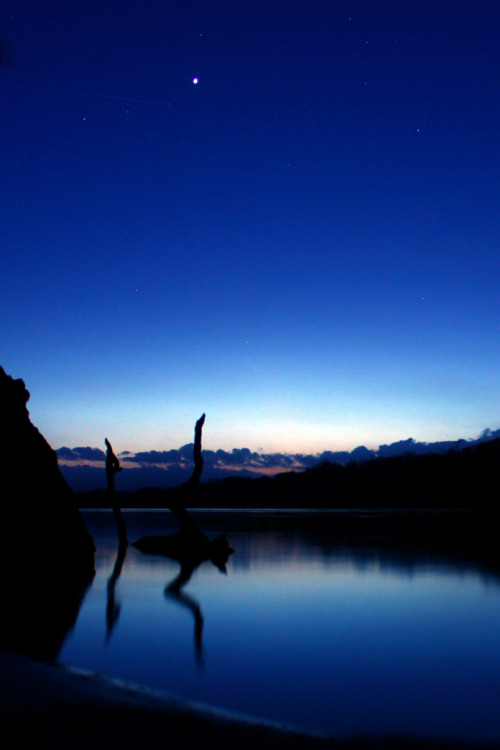 sitoutside:      by  jillian elena  