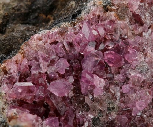 Rare Phosphosiderite in Quartz matrix - Keruzberg, Bavaria, Germany