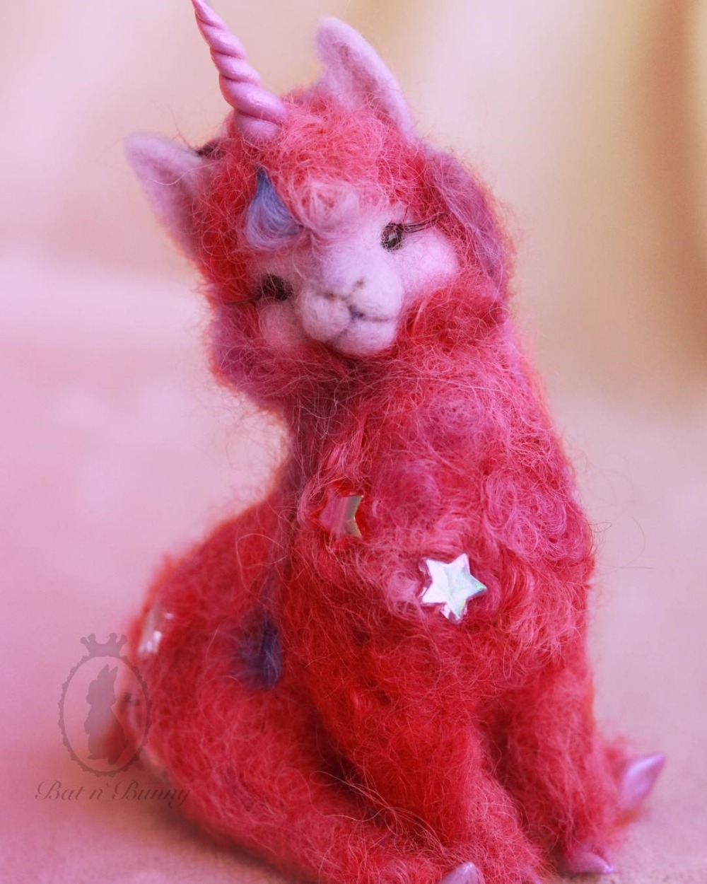 sosuperawesome:  Needle Felting by Bat n Bunny, on InstagramFollow So Super Awesome