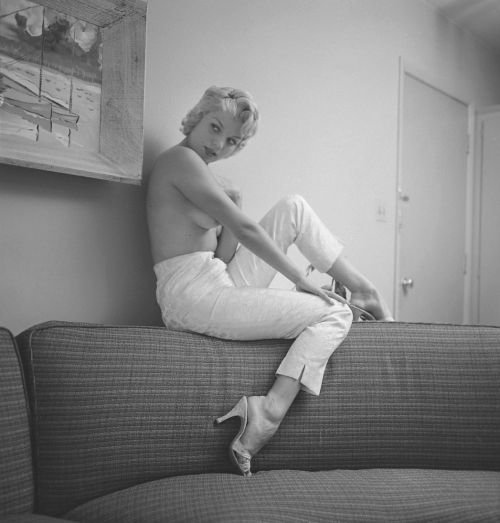 retrogirly:  Tania Velia