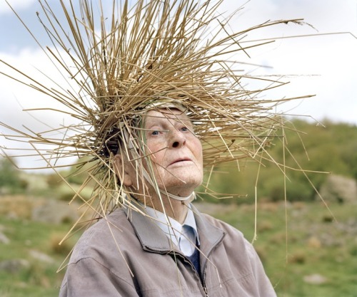 mymodernmet: Playful Seniors Wear Organic Materials to Personify Nature