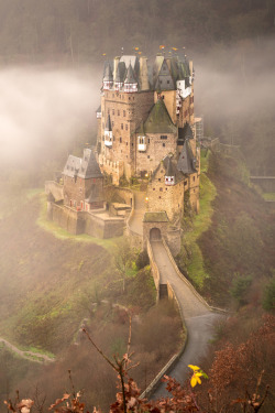 Banshy:   Castle In The Morning // Martijn Van Geloof    Burg Eltz, Germany