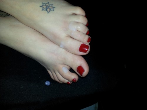 Heather's sexy feet and delicious toes