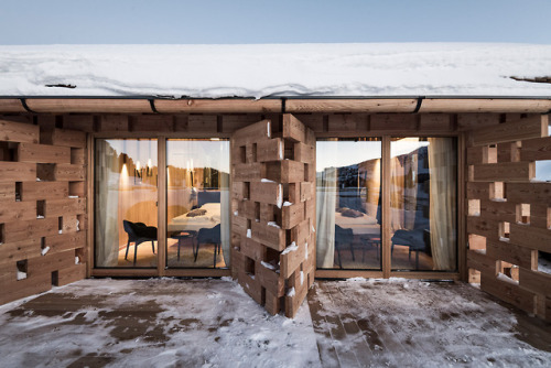goodwoodwould:  Good alpine wood - love, love, love this beautiful chalet in Northern Italy. NOA studio built the chalets in a dramatic alpine meadow in the Zallinger resort, South Tyrol. Love how they used the blocks of wood on the exterior to create