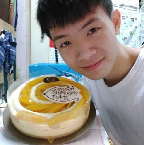 user2046: hkgaydede: Hong Kong Boy - Tommy Ku #buslover #hkgayboy #horny #gay 好眼熟