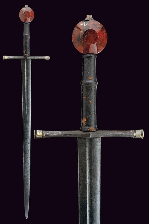 the-swords-of-sword-sitedotcom:Superlative Oakeshott Type XVIa w/Marble PommelRead more: http:/