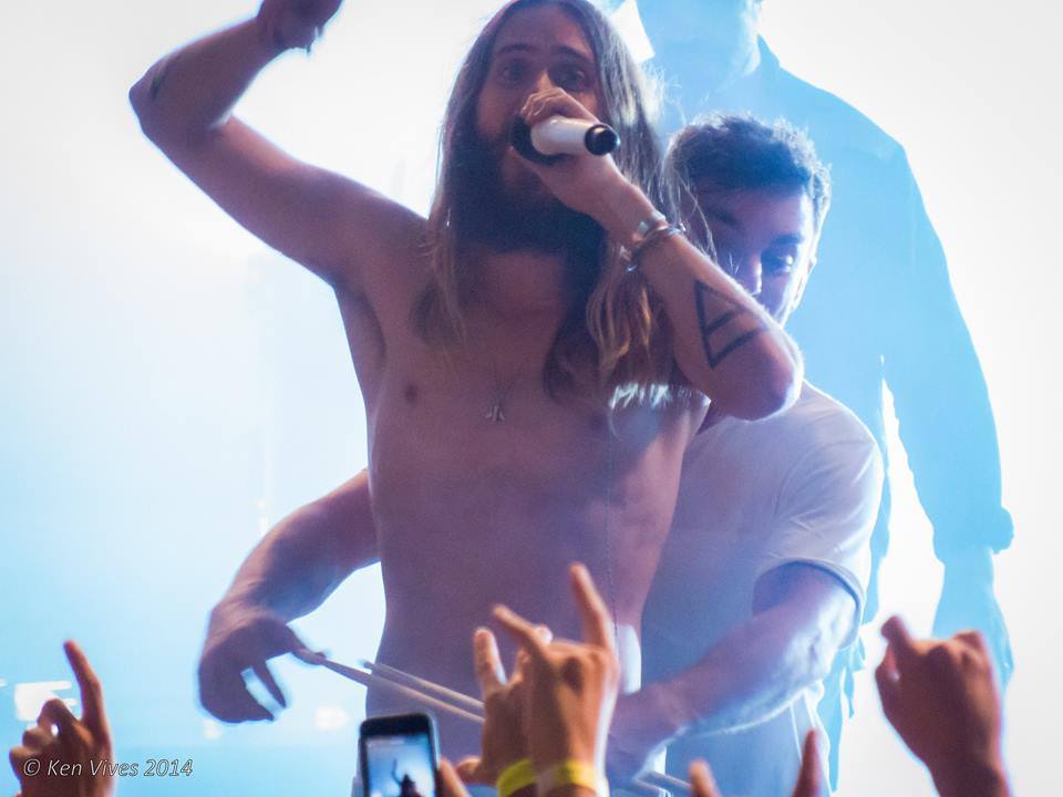 marsweareechelon:  jotaleto:   credits on the pic   Hmmmmmmm 
