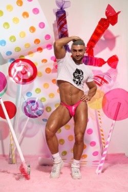 Slick It Up’s Candy Thongcomplete Himbo Photos To Show It Off
