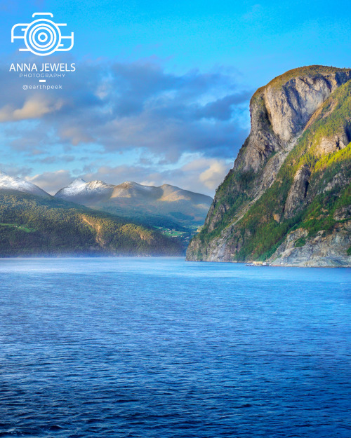 Aurlandsfjord - Norway (by Anna Jewels (@earthpeek))https://www.instagram.com/earthpeek/ 