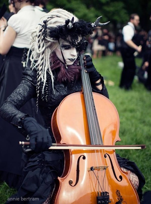 dmonikhel:  Victorian Picnic in WGT 
