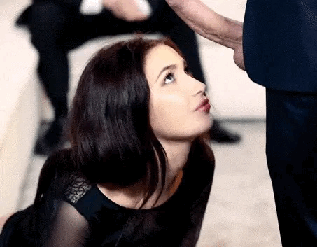 diosacoronadavyr:  fantasies-of-a-dominant:Any time Any placeNo matter who is watchingShe concentrates only on meFollow for more @fantasies-of-a-dominant    Así mi vida. R