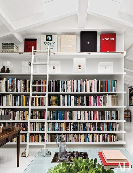 famous friday: the stunning library of Drew Barrymore & Will Kopelman / Architectural Digest