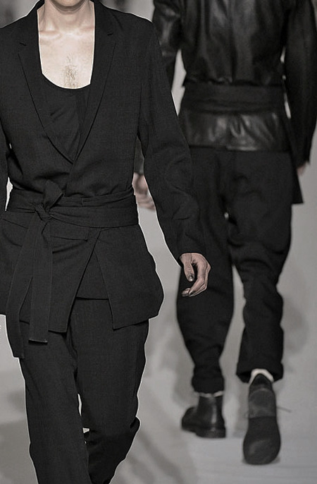 artkream:  kuroikami:  Kris Van Assche SS11  ART FASHION