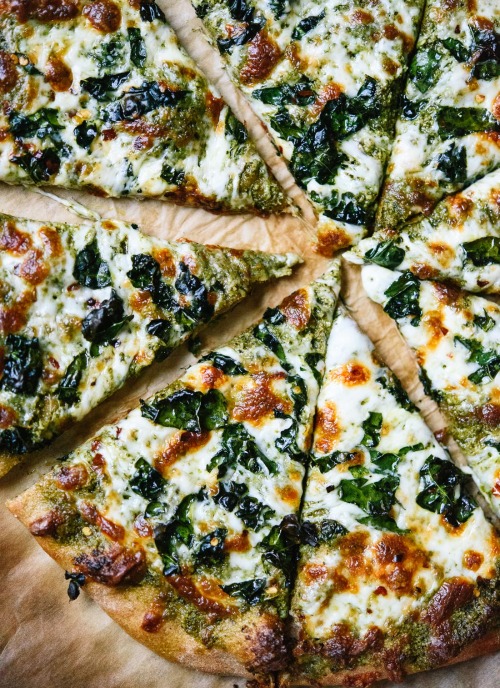 guardians-of-the-food:  Kale Pesto Pizza 