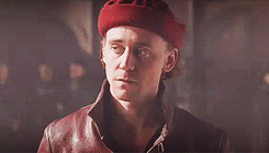 survivingwithouthiddles:  tomhiddlestonappreciationblog:  Juuuuuust bringing this glorious scene back  Still wondering if Irons needed stitches after cutting his hand on that cheekbone 