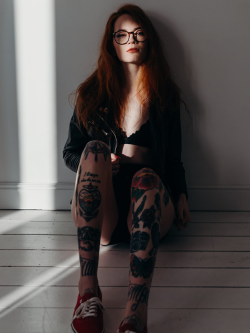 fuckeverythingandsociety:  roseyjones:  february 2018 🌻  ❤