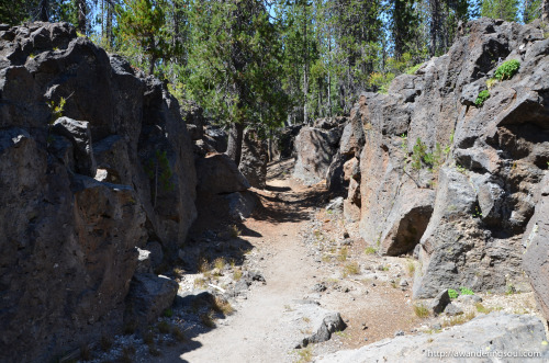 connie-awanderingsoul: Hiking through a small canyon at Sparks Lake 
