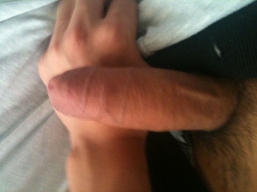 gaymensex:  http://gaymensex.tumblr.com กินข้าวเสร็จขอโชว์สักหน่อย