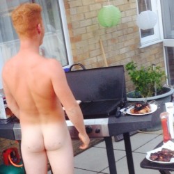 ginger-boners:  instalads2:  Naked chef.