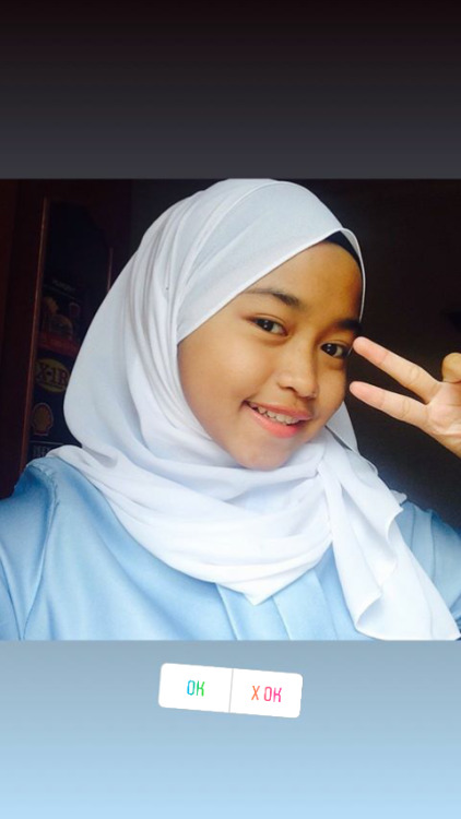 Nama Nur Farisha umur 15 tahun dia nih kwan sosial jew first jumpa nmpak jew biasa bila time rajin j