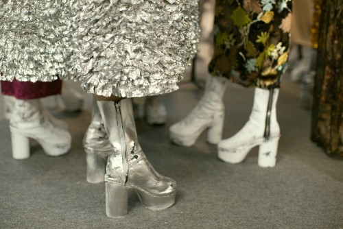 girlannachronism: Maison Martin Margiela spring 2013 couture backstage photographed by Lea Colombo