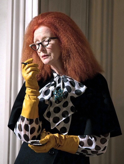 carryon-my-angelic-psychopaths:  *drooling over Myrtle’s fashion sense*