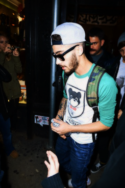 blamestyles:  Zayn and Louis leaving a recording studio. (12.04) 
