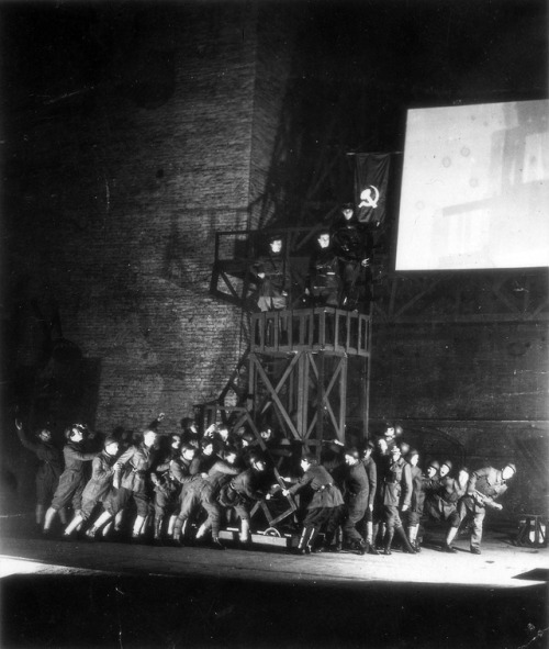 grupaok:Lyubov Popova, Construction for the stage production of The Earth in Turmoil, 1923 — via Roa