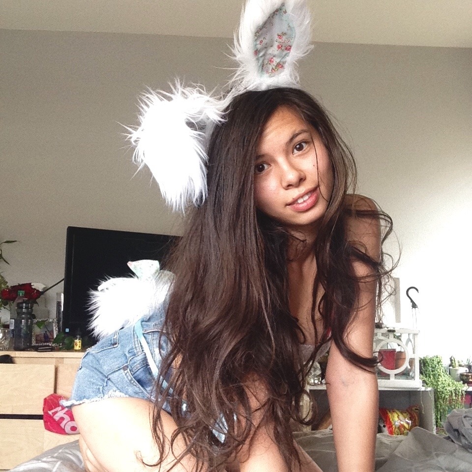 ialienslut:  littleqsoddities:  Who’s a cute bun bun? ME ME! I’m a cute bun bun