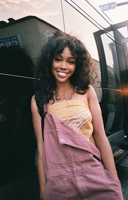 shotbykvng:  35mm Portrait of SZA… Inglewood