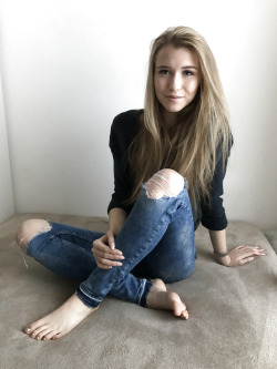 Teen Feet and Tiny Toes