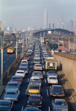 fuckyeahvintage-retro:  Traffic, New York