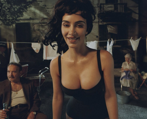 Kim Kardashian For Skims 