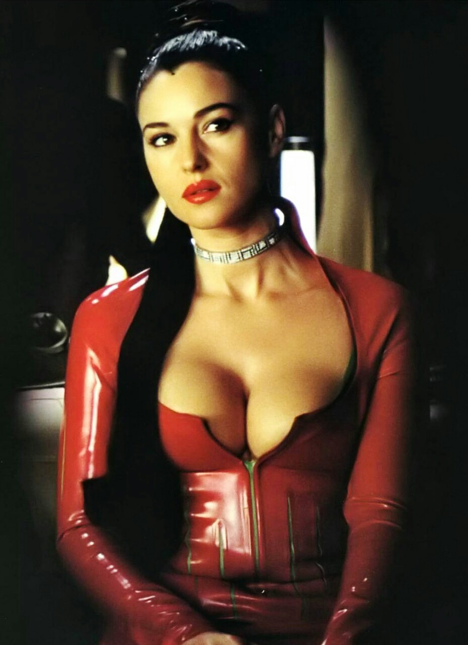 famoustits23:  244 MONICA BELLUCCI Age 50. Bra size 36C Set number 244 from famoustits23