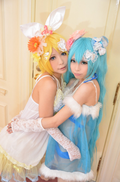 Vocaloid - Miku Hatsune & Rin Kagamine 4HELP US GROW Like,Comment & Share.CosplayJapaneseGirls1.5 - www.facebook.com/CosplayJapaneseGirls1.5CosplayJapaneseGirls2 - www.facebook.com/CosplayJapaneseGirl2tumblr - http://cosplayjapanesegirlsblog.tumbl