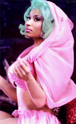 all-nickiminaj:Nicki Minaj ‘Starships’ favorite look