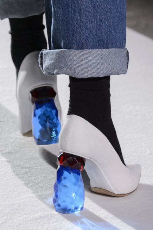 velvetrunway: Dries van Noten FW17   Posted by x   