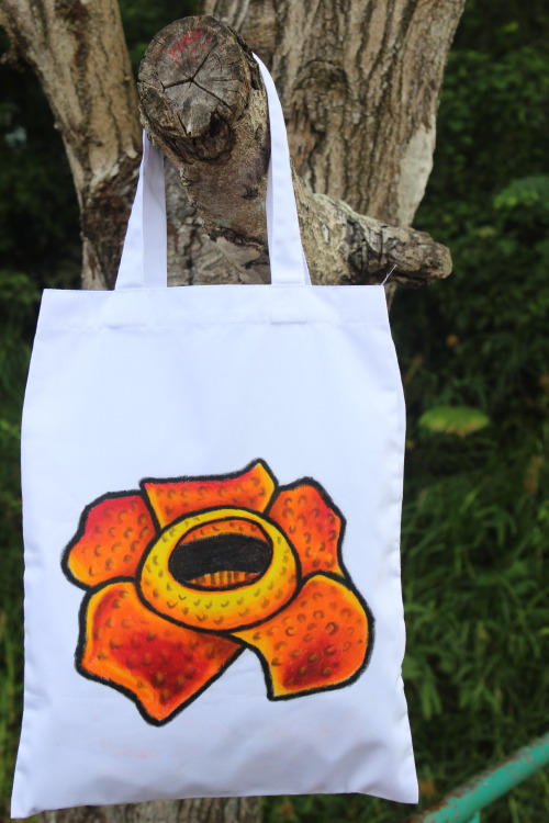 Shop here instagram.com/lemilkartTotebag based on handdrawn design.Bengkulu, Indonesia.Line id: taen