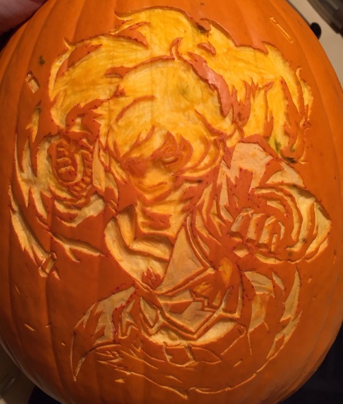 dragon-olga: As tribute to my #1 babe and a Halloween tradition, I present my Yang Xiao Long pumpkin