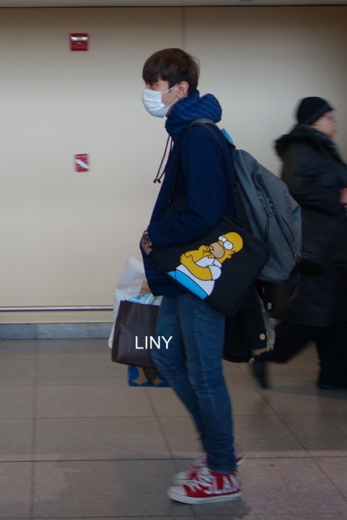 hana-azul:  #BMNYC #BMUSA  JUNG YONG HWA~ CNBLUE has arrived at JFK Airport in New York City! CR.© LINY