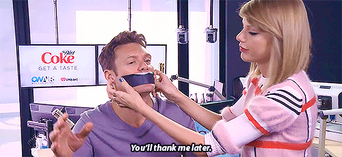 fellawiththehellagoodhair-deact:Taylor refuses to listen to Ryan Seacrest sing. (x)