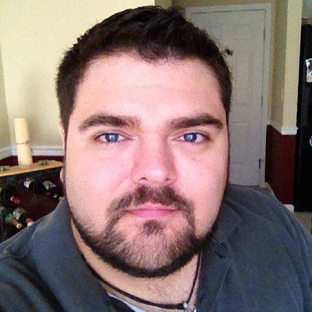 bebarnice:  chubbyaddiction:  tygergrad99:  Good afternoon all  Oh, those blue eyes…