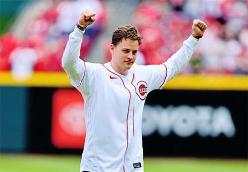 joebrrrow:  Joe Burrow throws the first pitch at the Cincinnati Reds’ Opening Day ceremony | A