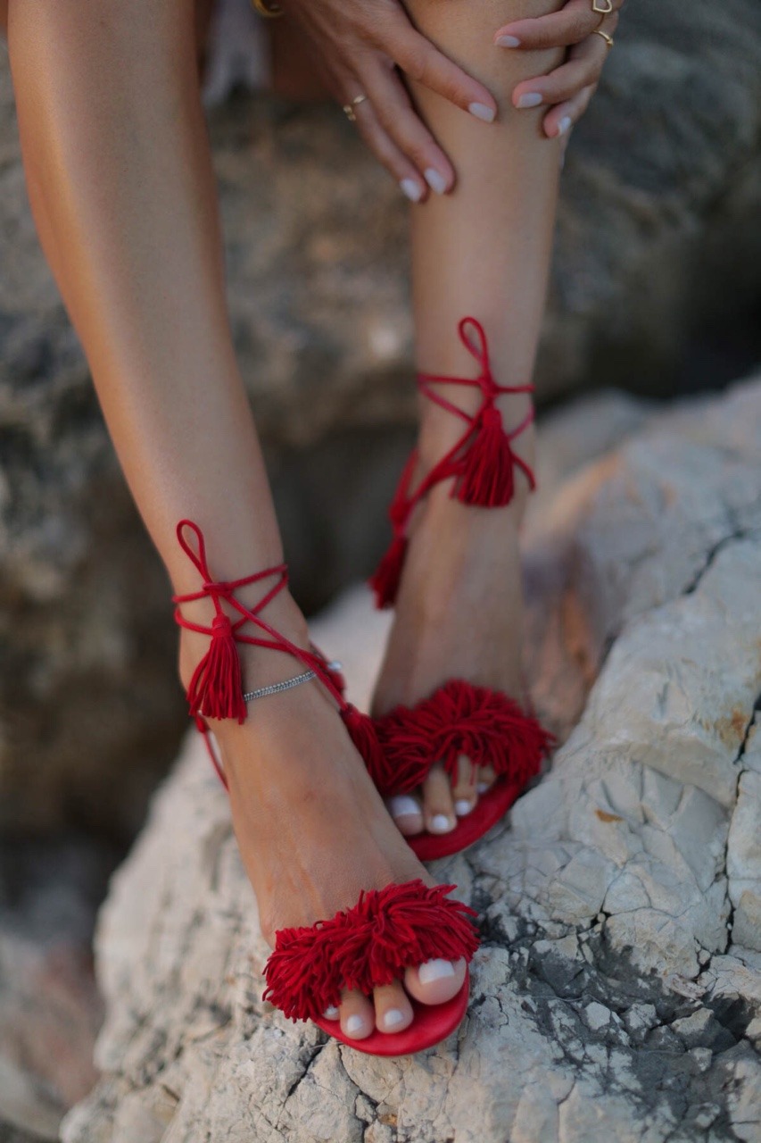 luvtoplaydirty:  alice215685:  Red high heels ..loving those ..  👠👠💋💕