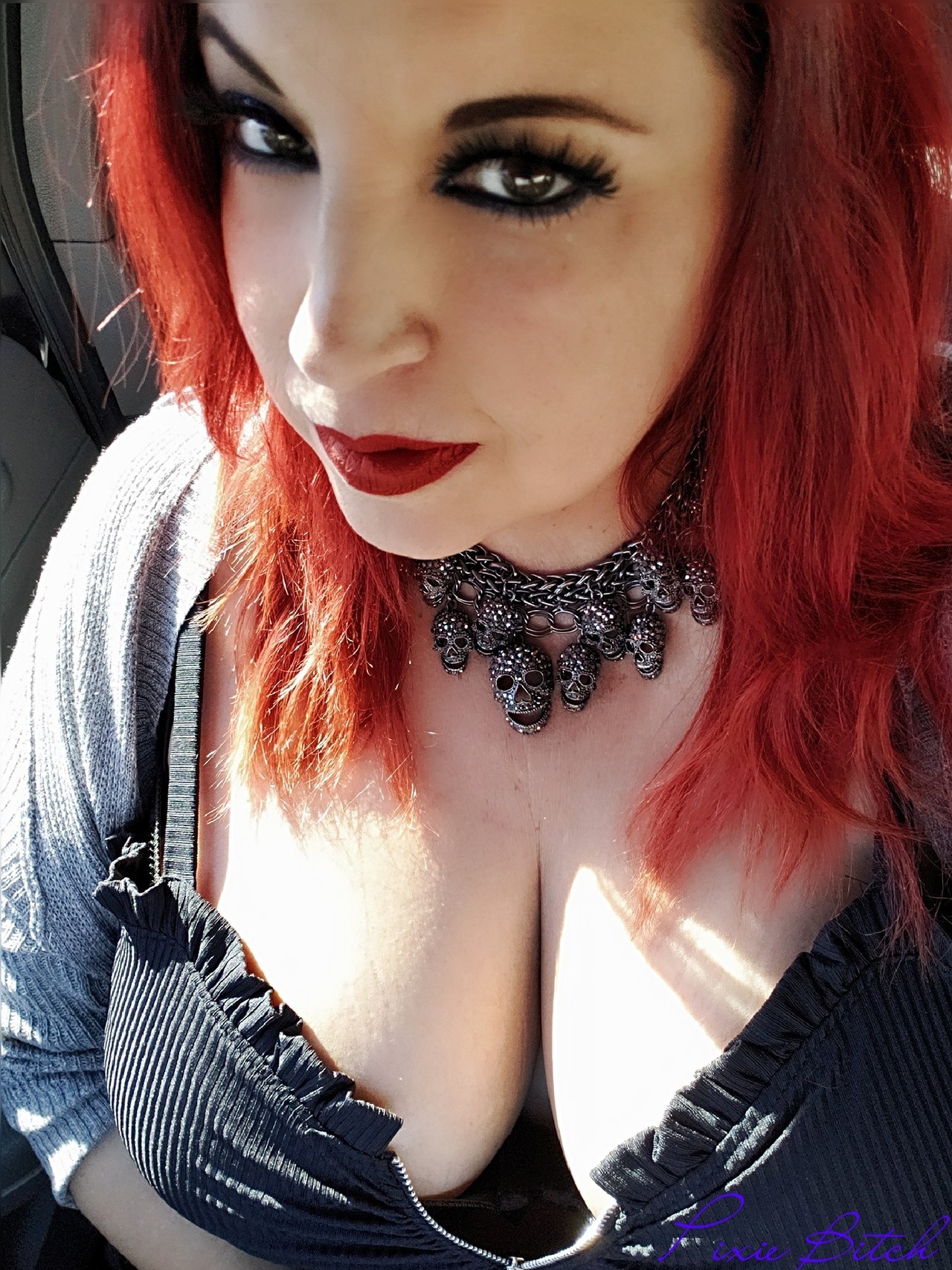 pixie-bitch75:  Sexy on Sunday… 💜kisses,pixie💜