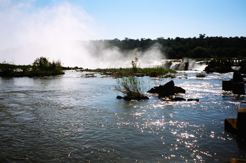 Por encima de las cataratas del Iguazú, Misiones, Argentina, 2008.