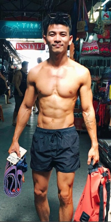 exploringchn: #hawt #sexy #malaysian #gay #gaymalaysia #gayasian #gayboy #horny #gaybottom #powerbot