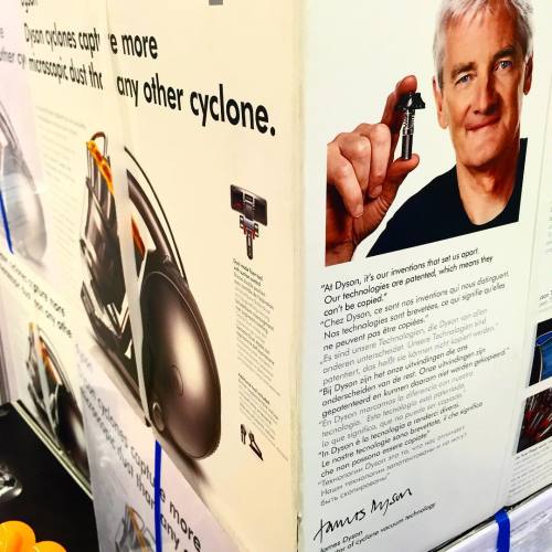 Si même MR #Dyson ne sait pas quoi faire de cette #pièce… Je sens que je vais avoir beaucoup 