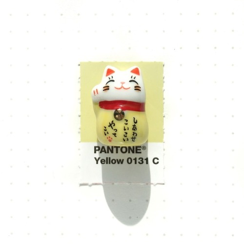 tinypmsmatch: Pantone Yellow 0131 color match. I found this tiny Lucky Cat porcelain figurine at a 